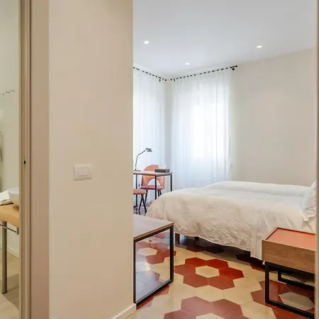Guest house Amirooms 4*