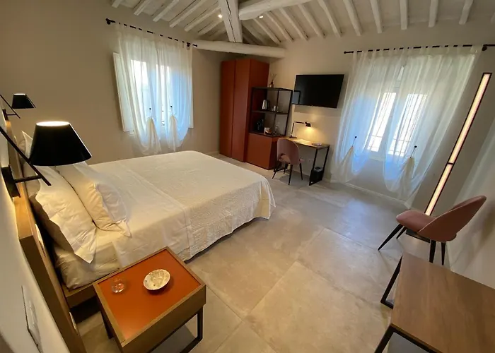 Amirooms 招待所 4*